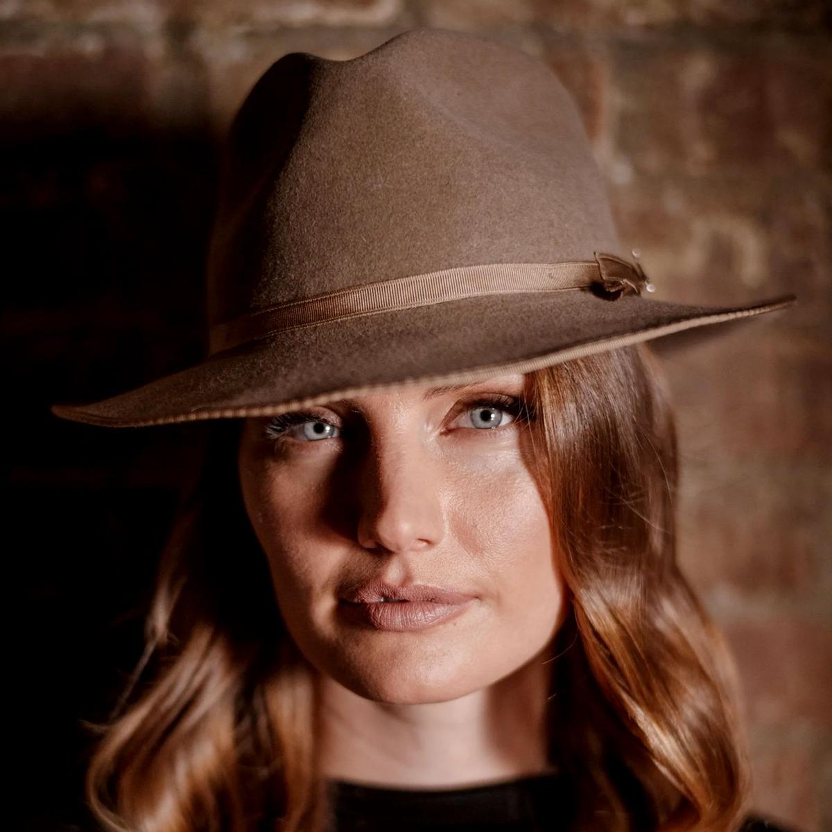 Stetson | Stratoliner Fur Felt Fedora Hat | 130617 | lsfone | WALNUT