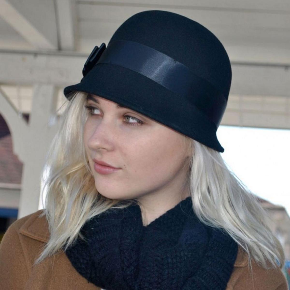 sur la tete | Chloe Wool Felt Cloche Hat | 125511 | lsftwo | BLACK