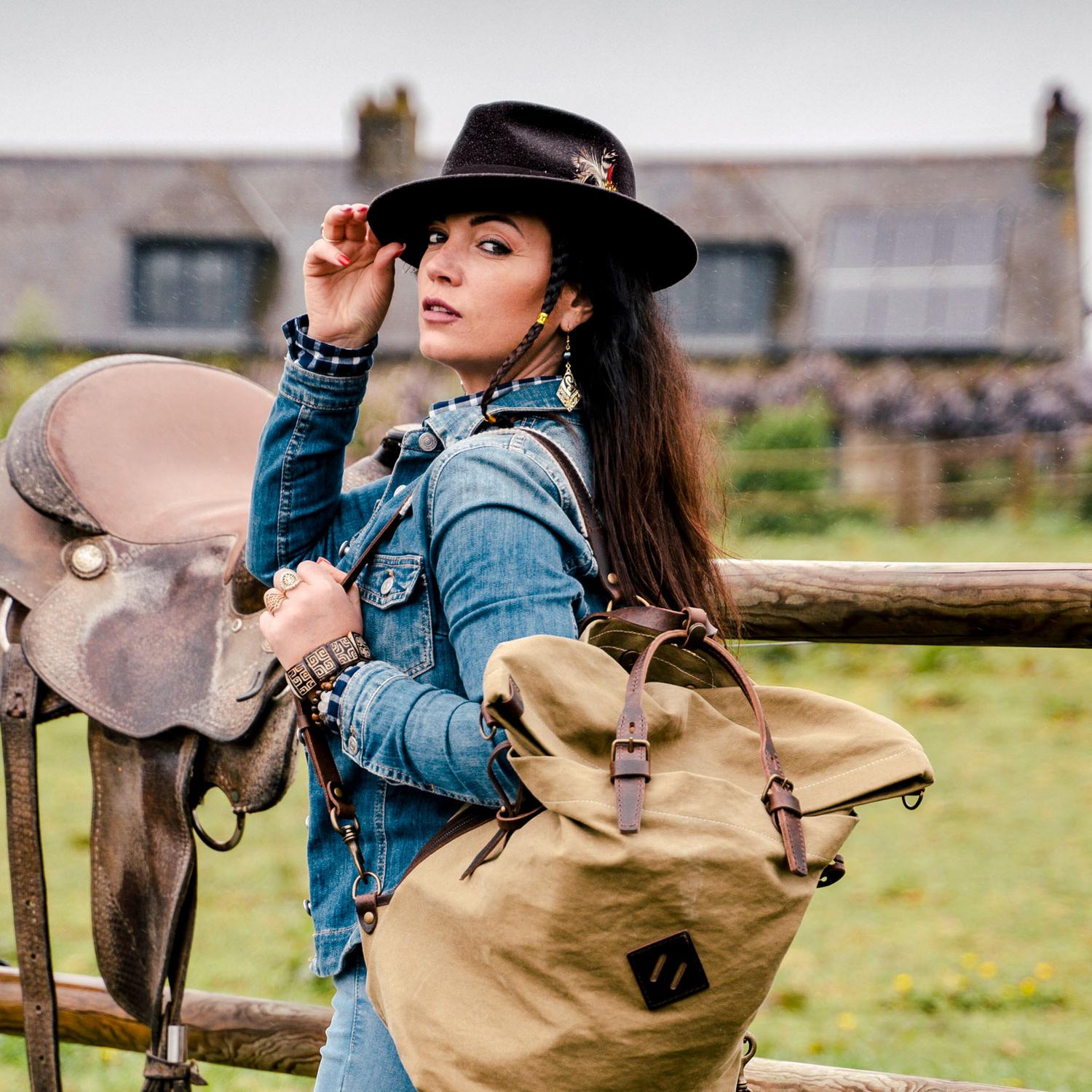 Jaxon Hats | C-Crown Crushable Wool Felt Fedora Hat | 135003 | lsfone | BLACK