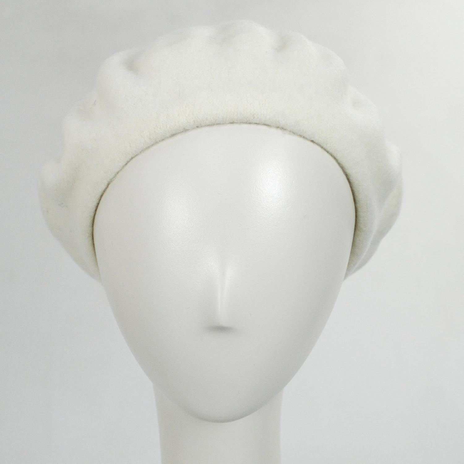 Village Hat Shop | Wool Fashion Beret | 152500 | front | WINTER WHITE