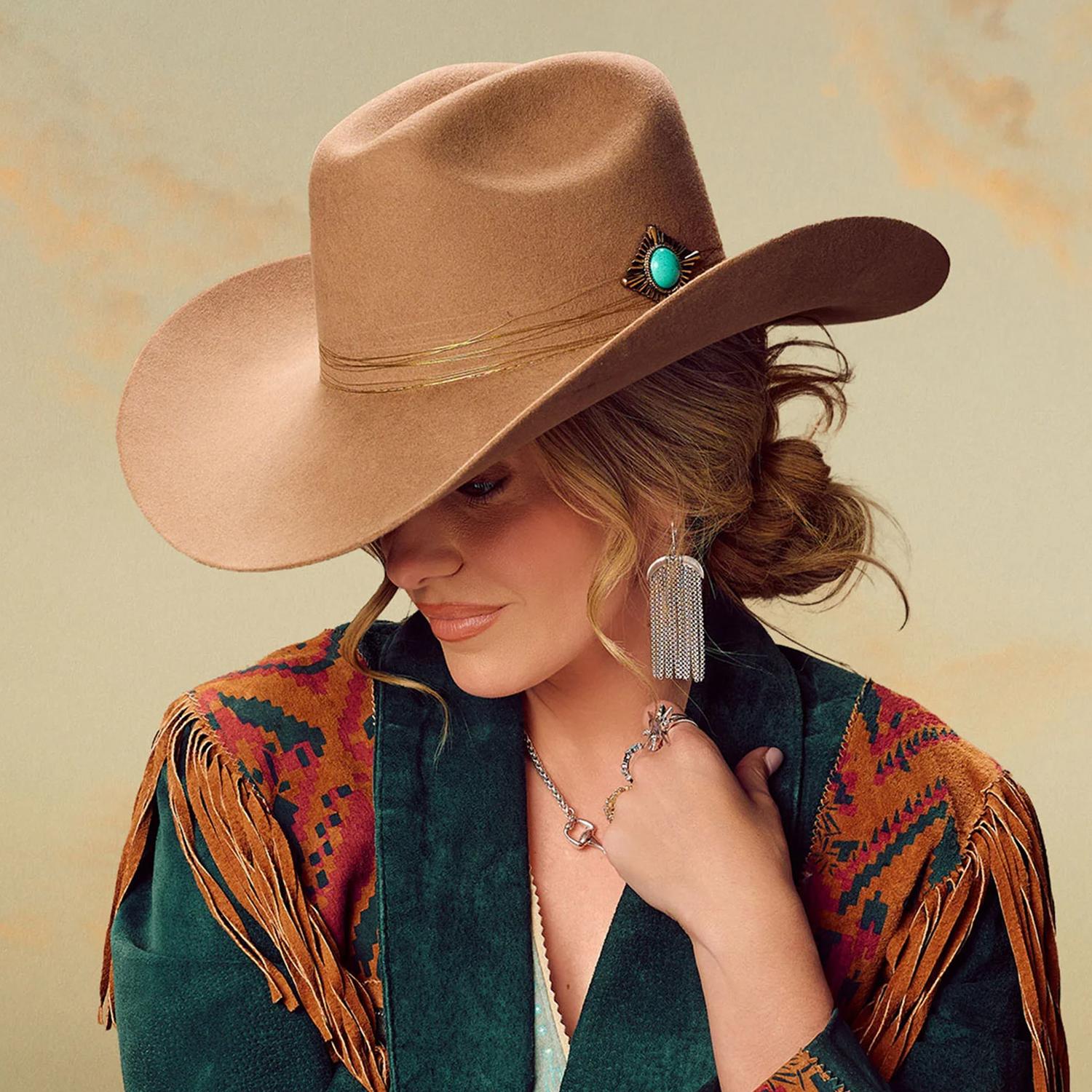 Charlie 1 Horse | Lainey Wilson Keep On Strumming Wool Felt Western Hat | 124963 | lsfone | FAWN