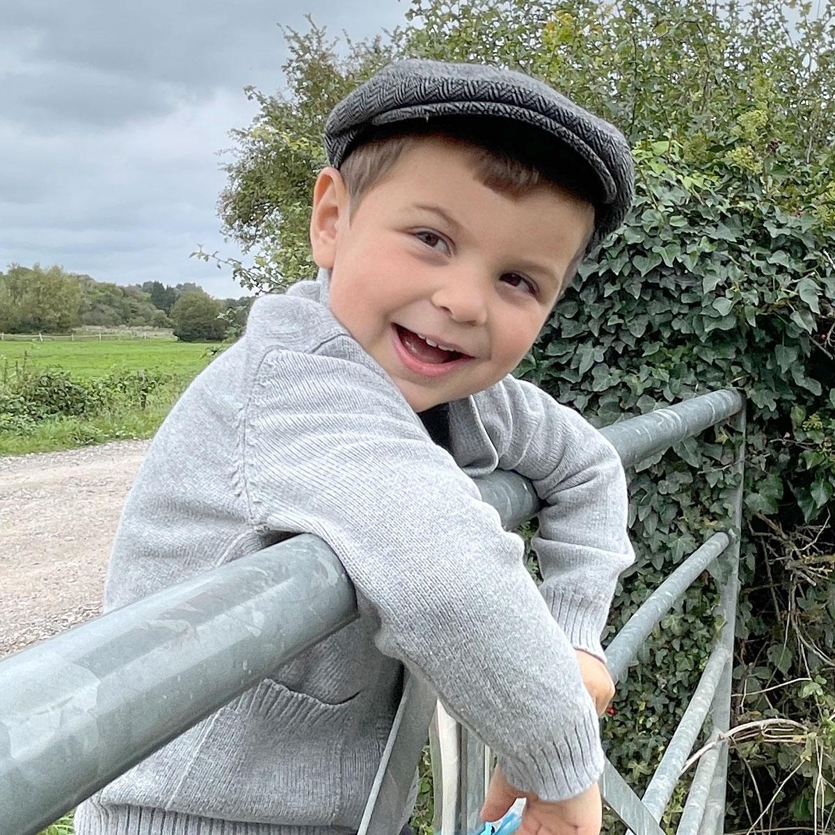 Jaxon Hats | Kid's Herringbone Wool Blend Ivy Cap | 512104 | lsmone | CHARCOAL